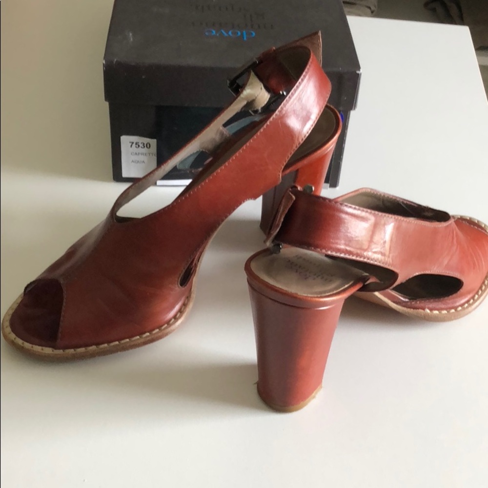 Leather heels by dove nuotano, size 9
